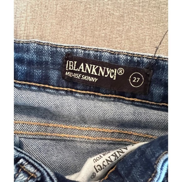 Blank NYC Mid Rise Skinny Jeans Size 27 Women's Raw Hem Distressed Ankle Crop - Picture 4 of 6